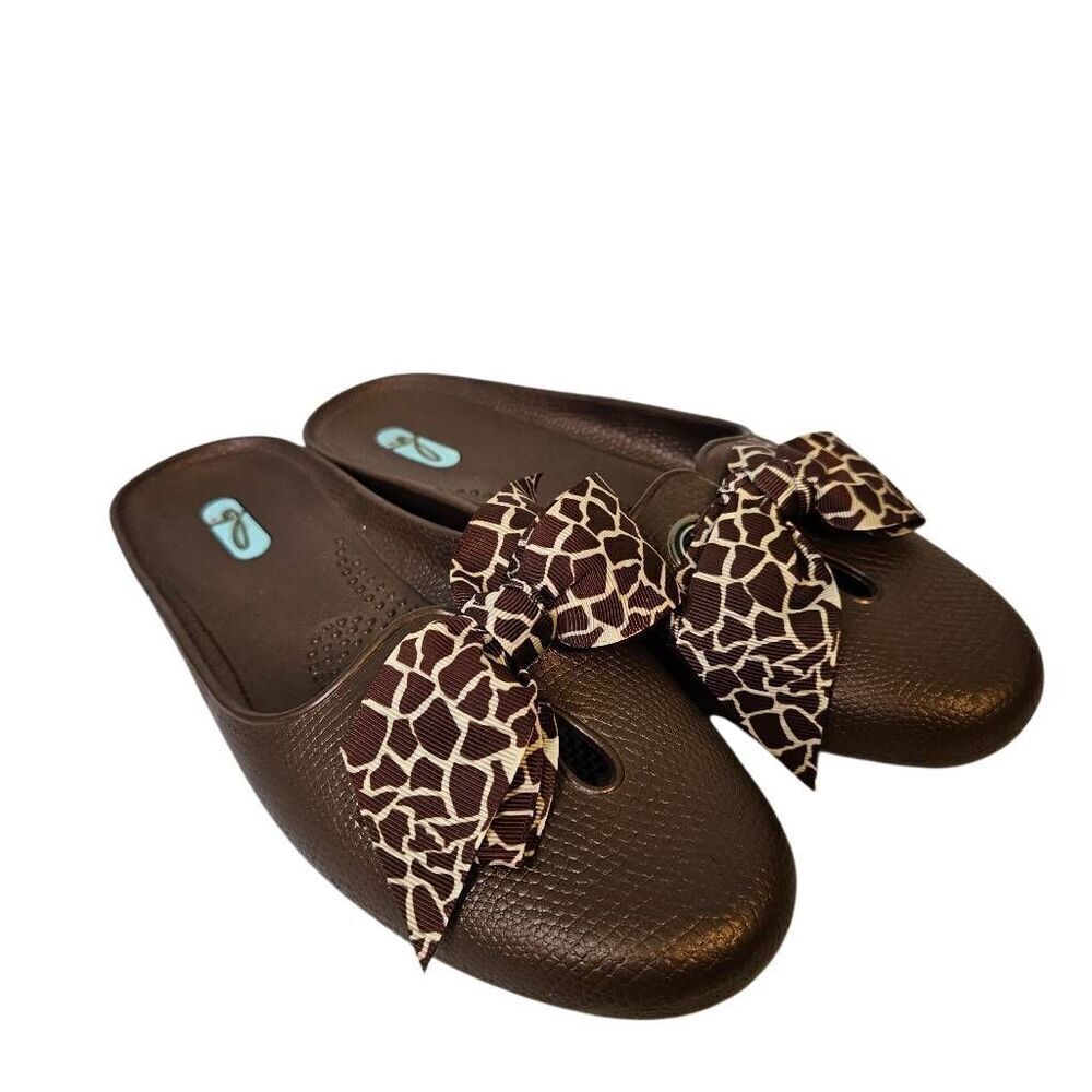 OKAb womens Madison slides/mules, copper. Size 8.